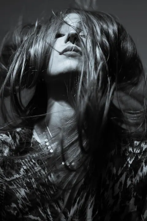THE POWER OF BEAUTY V.2 — Serie fotográfica · Enrike Segarra, 14/18