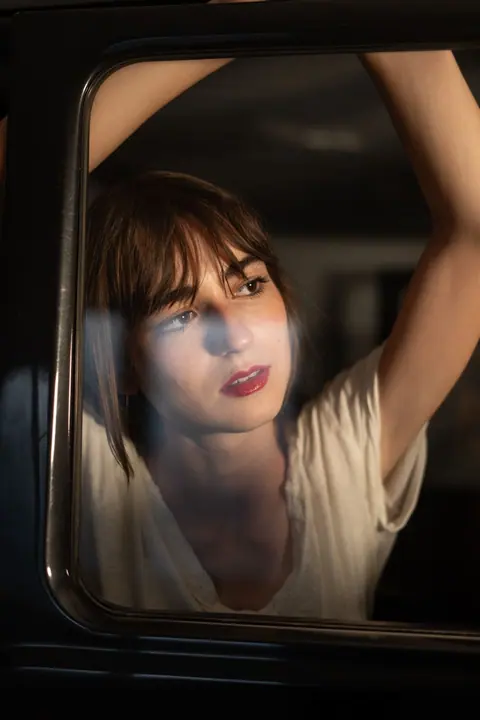 IM NOT YOUR PRETTY GIRLD — Serie fotográfica · Enrike Segarra, 8/25