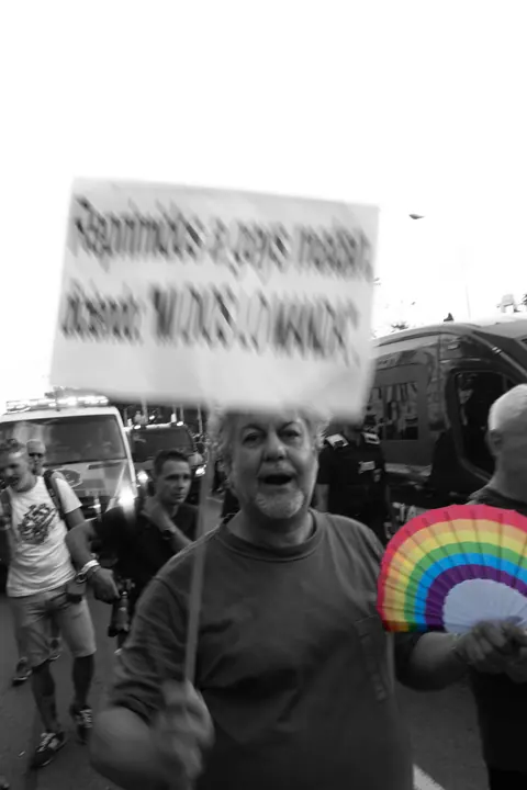 ORGULLO — Serie fotográfica · Enrike Segarra, 18/21