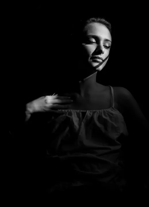 THE BEAUTY OF DARKNESS — Serie fotográfica · Enrike Segarra, 3/7