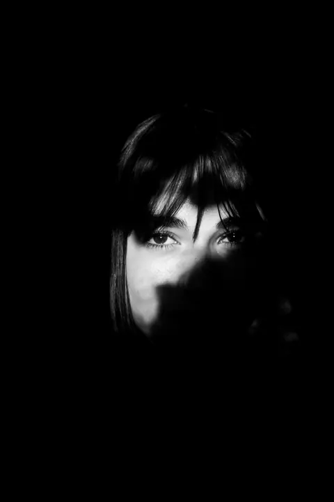 THE LIGHT — Serie fotográfica · Enrike Segarra, 3/10