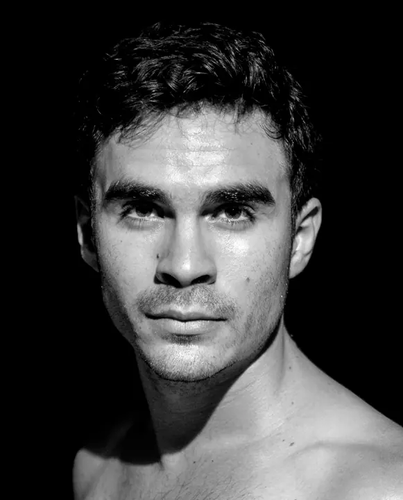SELF-PORTRAIT — Autorretrato · Enrike Segarra, 3/5