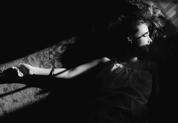 THE BEAUTY OF DARKNESS — Serie fotográfica · Enrike Segarra, 7/7