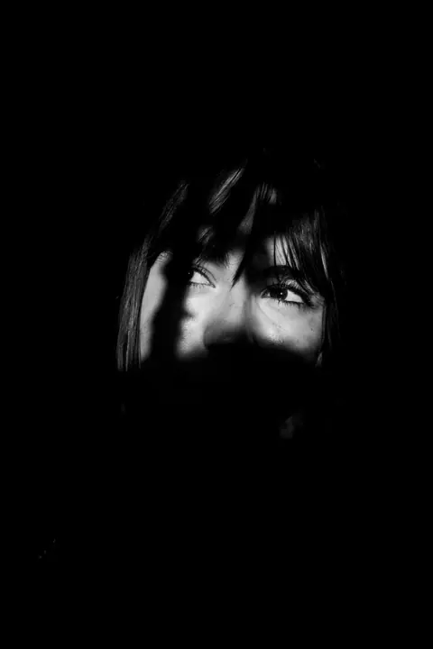 THE LIGHT — Serie fotográfica · Enrike Segarra, 2/10