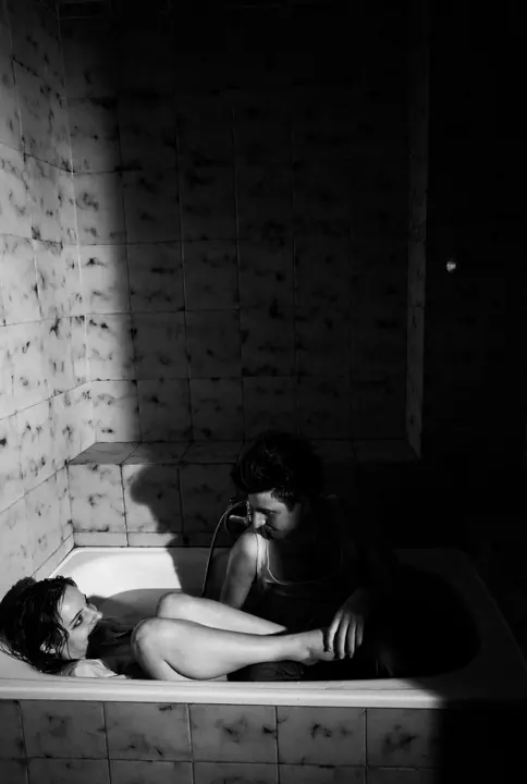 LOVE AND WATER — Serie fotográfica · Enrike Segarra, 5/8
