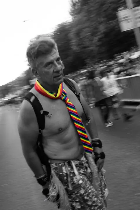 ORGULLO — Serie fotográfica · Enrike Segarra, 20/21